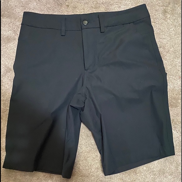 Black lululemon shorts sz 30 with 11” inseam - Picture 1 of 6